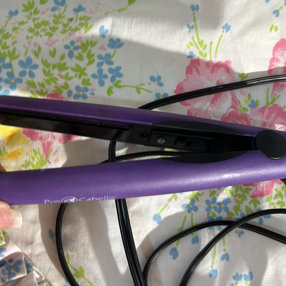 FREE* Pro Cabello purple mini flat iron